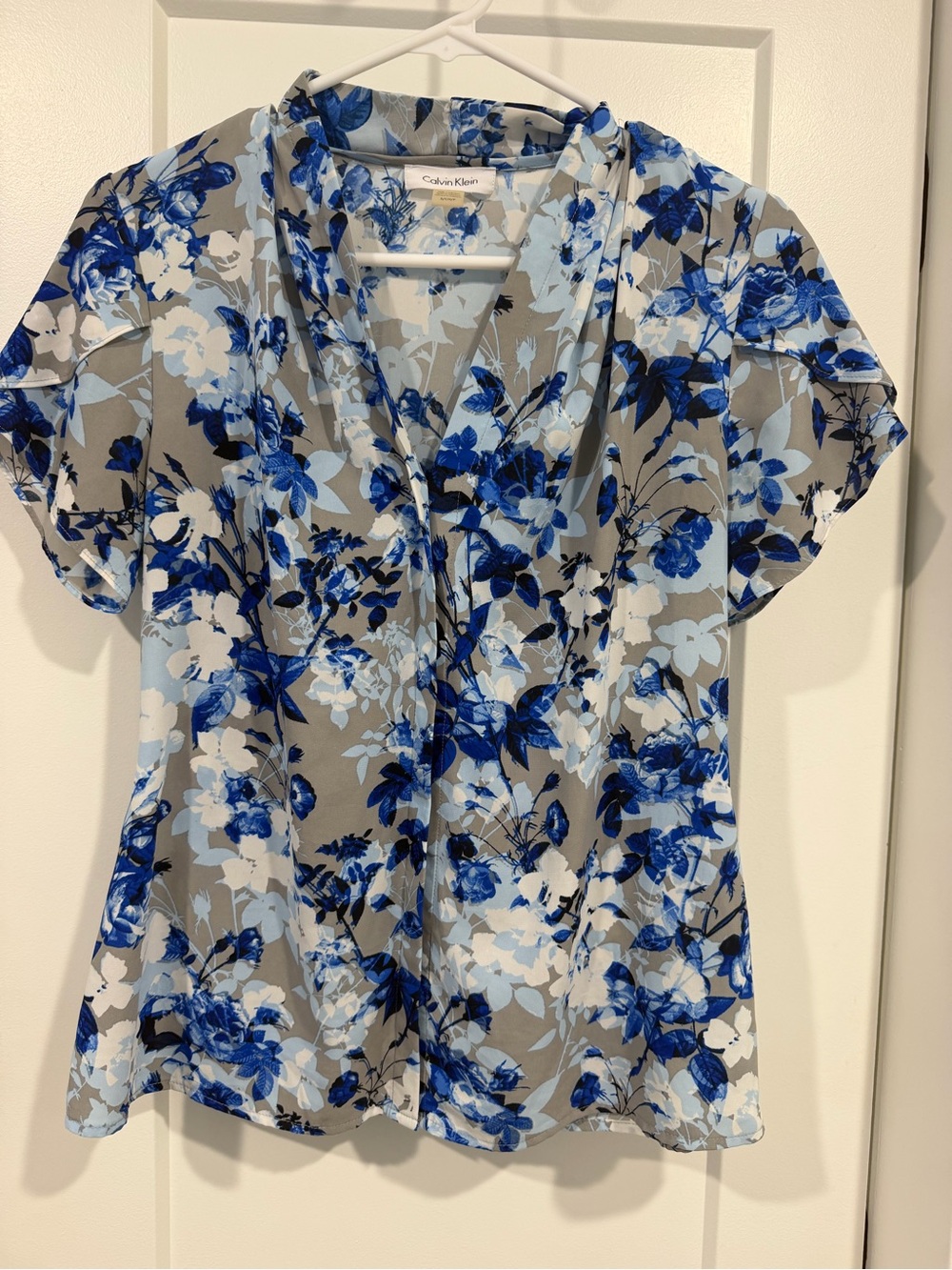 Calvin Klein Blue Floral V-Neck Womens Top Slips Over Head No Buttons Size Small